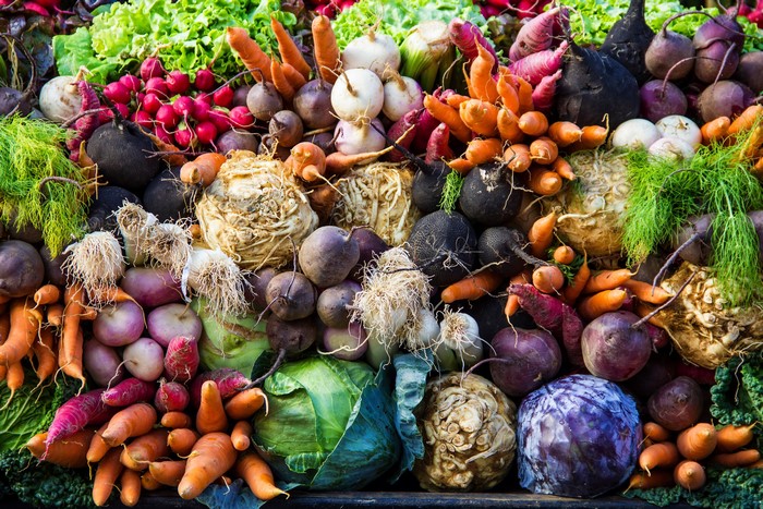 4K Vegetables: Carrots, Cabbage, Beets, Radishes