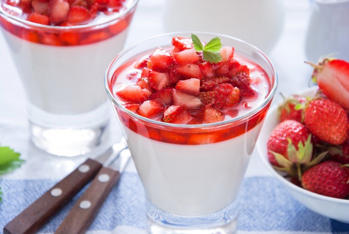 Strawberry Panna Cotta Dessert