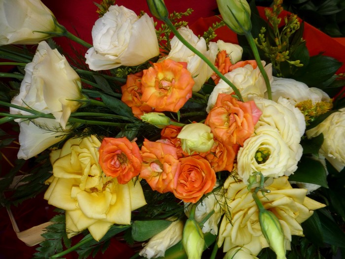 Bouquet of Roses and Eustoma flowers