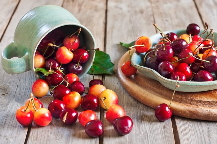4K Cherries in a Cup and Bowl