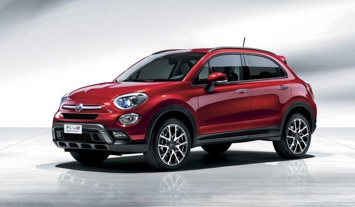 Red Fiat 500X Cross