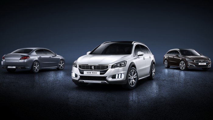 Three Peugeot 508 RXH Hybrid vehicles