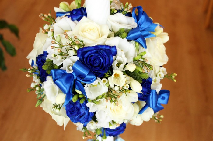 Bouquet of White and Blue Roses with Freesia and Bows