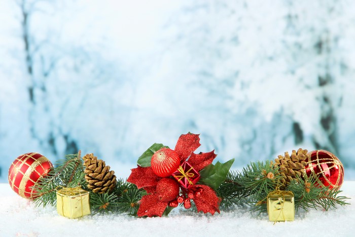 Christmas Decorations with Pine Cones and Ornaments
