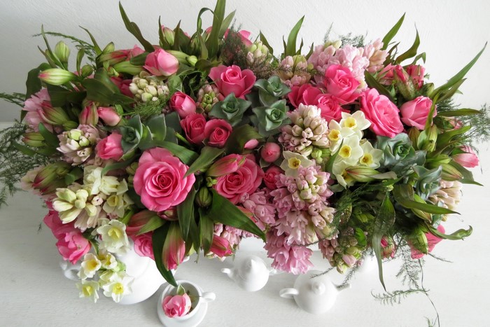 Vibrant Pink and White Floral Bouquet Arrangement