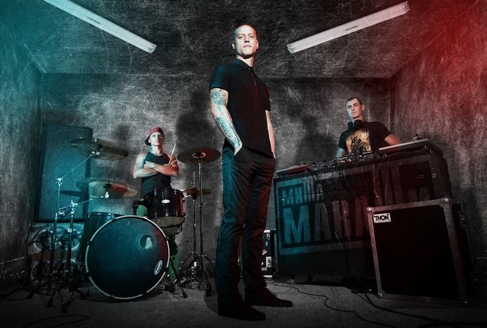 Mavashi Misha with band members