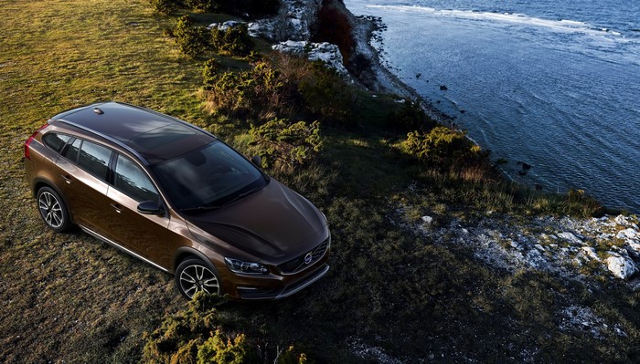 2015 Volvo V60 Cross Country Metallic