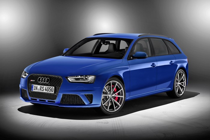 Blue Audi RS4 Avant Nogaro Selection Estate Car