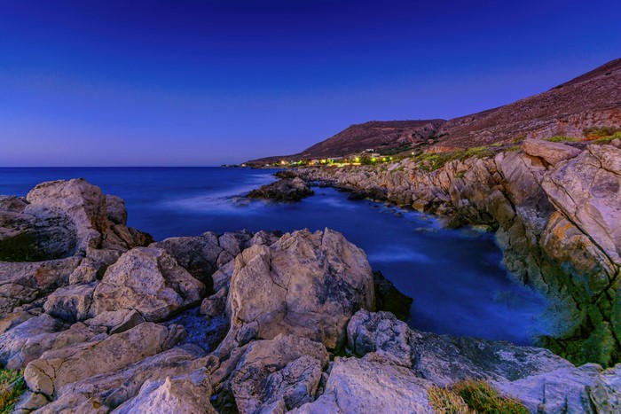 4K Coastline at Dusk in Kriti, Greece