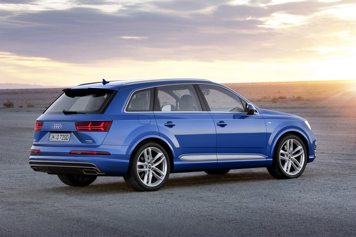 Blue Audi Q7 TFSI quattro rear view