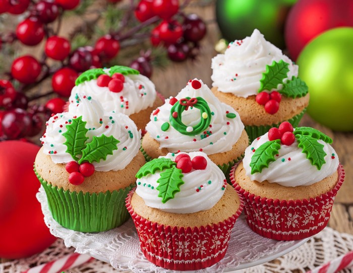 Christmas Cupcakes with Holly and Berries