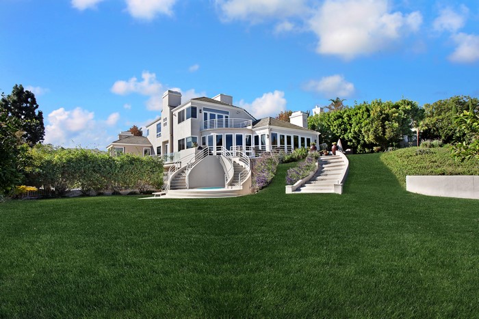 Laguna Beach Mansion with Lawn and Pool