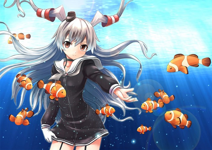 Amatsukaze from Kantai Collection with clownfish