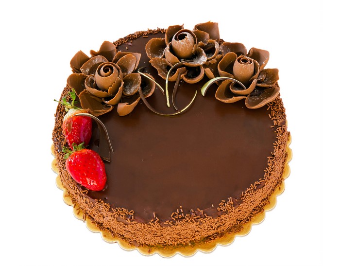 Chocolate cake with strawberries and chocolate roses
