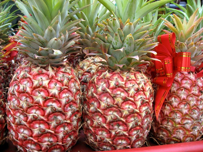 Red Pineapples with Red Bows