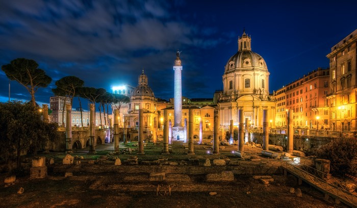 4K Trajan's Column and Churches in Rome at Night