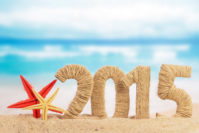 2015 numbers with starfish on beach