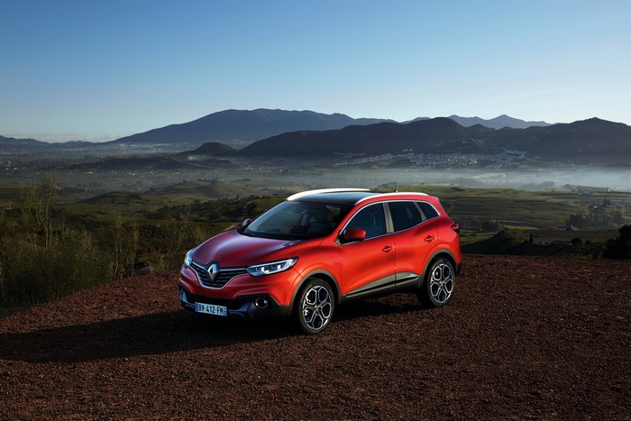 4K Red Renault Kadjar SUV