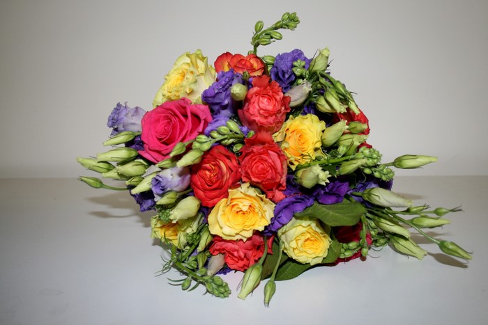 Bouquet of Roses and Eustoma flowers