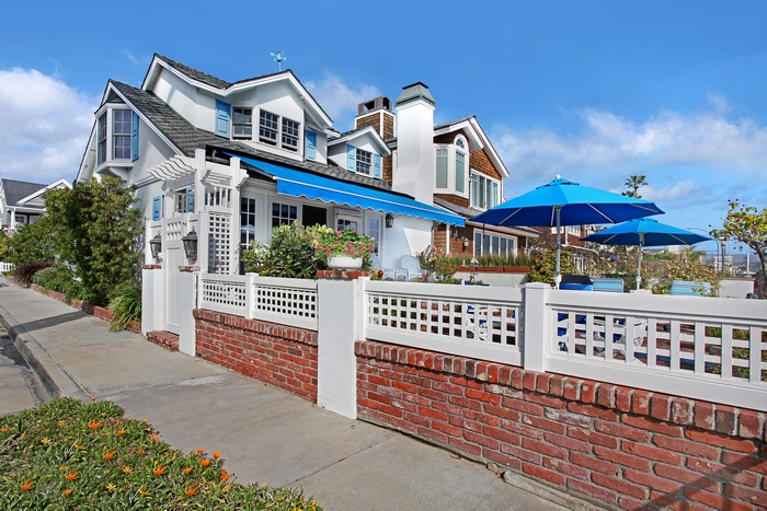 4K Newport Beach Houses California Street Fence