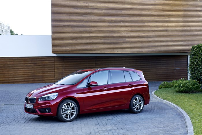 4K BMW 2015 220i Gran Tourer Wine Metallic