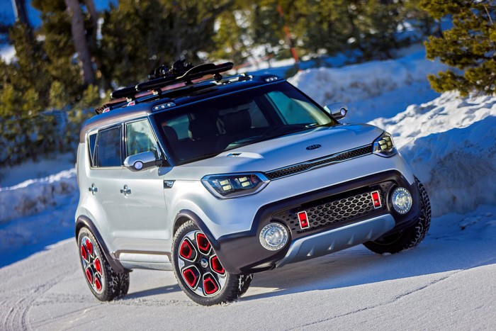 2015 Kia Trailster concept car in snow