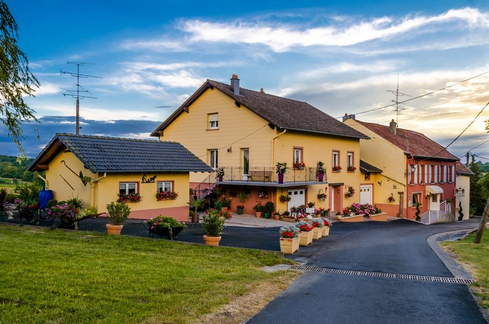 Haut-Clocher France Houses Street Grass