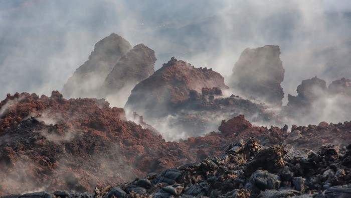 4K Russia Kamchatka Peninsula Mountains Smoke