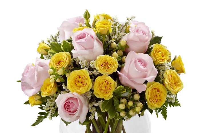 Pink and yellow roses bouquet