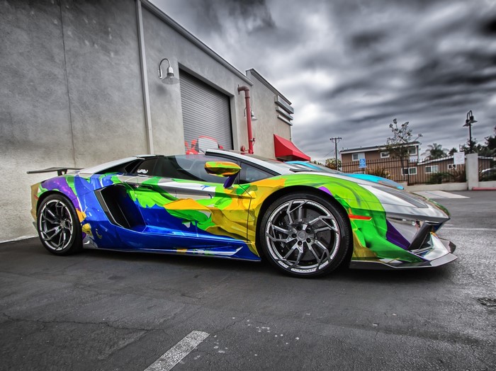 Lamborghini Aventador LP 700-4 Roadster with abstract livery