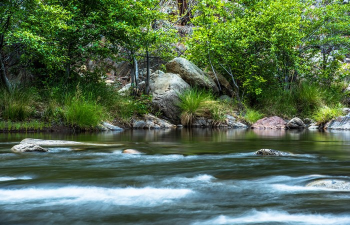 4K Kern River Stones California