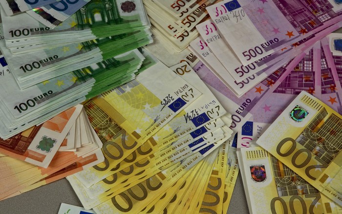 Euro banknotes: 100, 200, and 500 denominations
