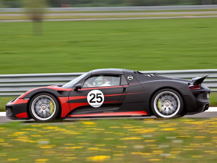Porsche 918 Prototype race car with number 25