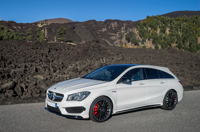 4K Mercedes-Benz AMG CLA 45 Shooting Brake X117