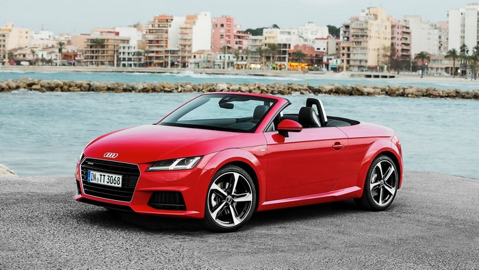Red Audi TT Roadster 2.0 TFSI quattro S Cabriolet