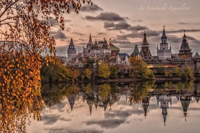 Izmaylovo Kremlin reflected in a river during autumn