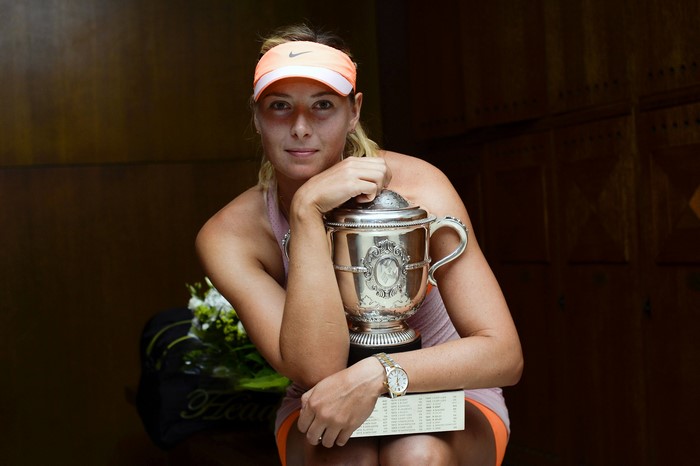 Maria Sharapova with trophy at 2015 Australian Open