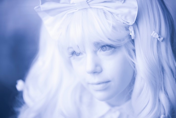 Jayc Ider Blue Angel monochrome