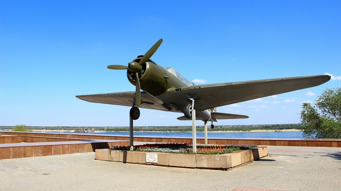 Monument of SU-2 (BB-1) airplane in Volgograd