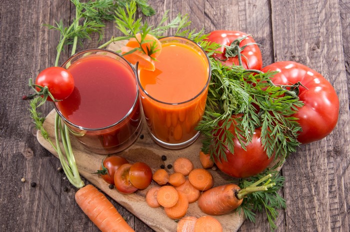 Tomato and Carrot Juice with Fresh Vegetables