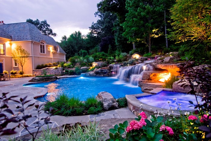 Luxury Villa with Swimming Pool and Waterfalls