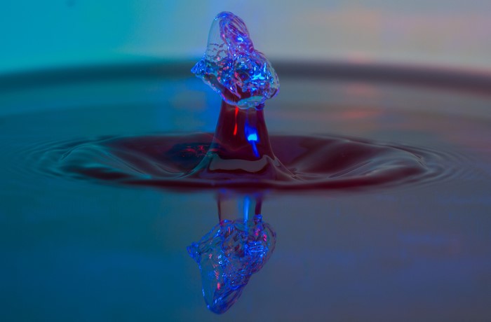 4K Water Drops Collision