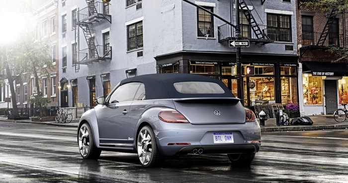4K 2015 Volkswagen Beetle Cabriolet Denim from the back