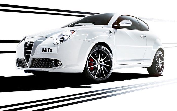 White Alfa Romeo MiTo Quadrifoglio Verde