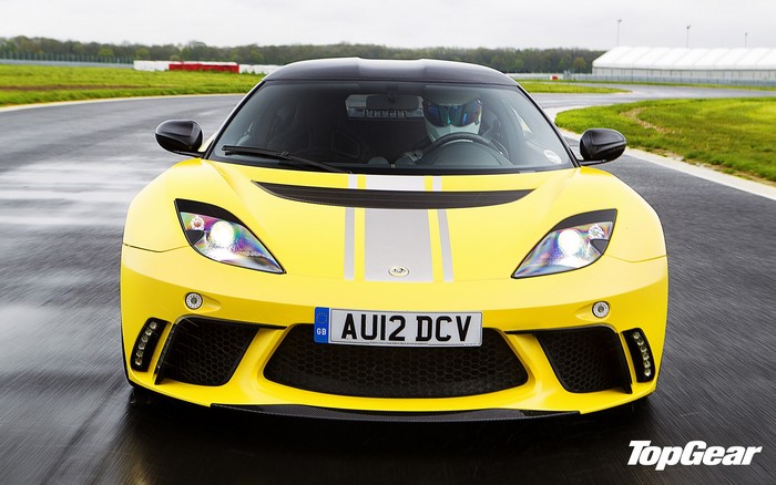 Yellow Lotus Evora GTE with The Stig on Top Gear