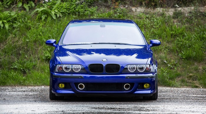 Blue BMW M5 E39 Front View