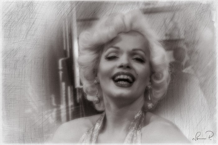 Marilyn Monroe laughing