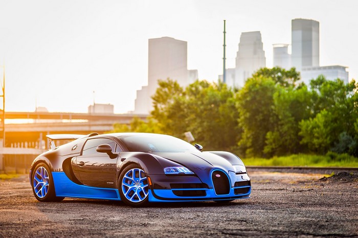 Bugatti Veyron Grand Sport Vitesse parked outdoors