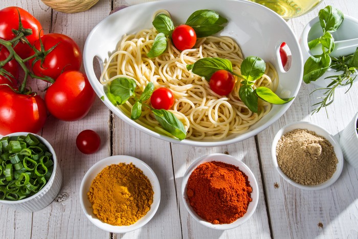 Spaghetti with Tomatoes and Spices