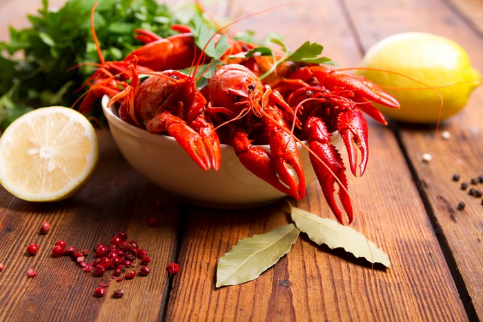 Cooked Crayfish with Lemon and Spices